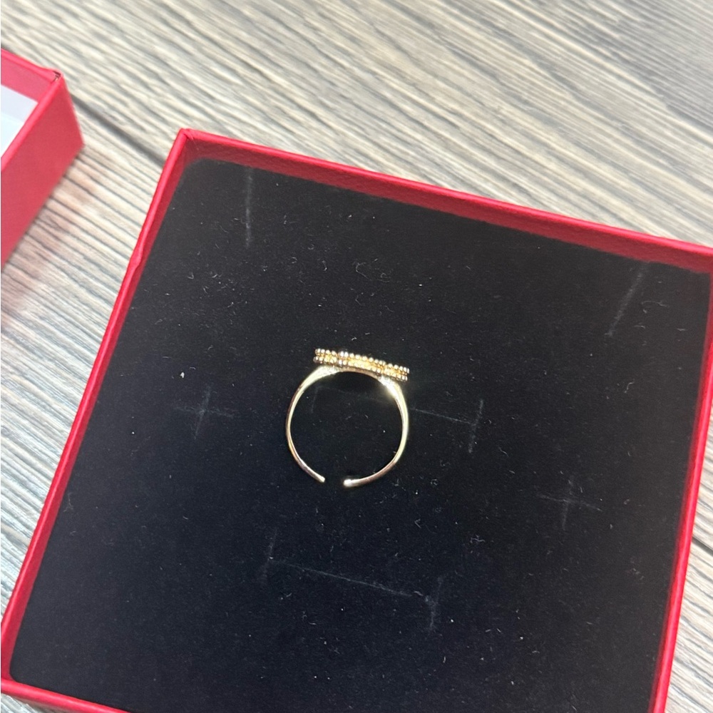 Gold adjustable clover ring - Picture 5 of 5
